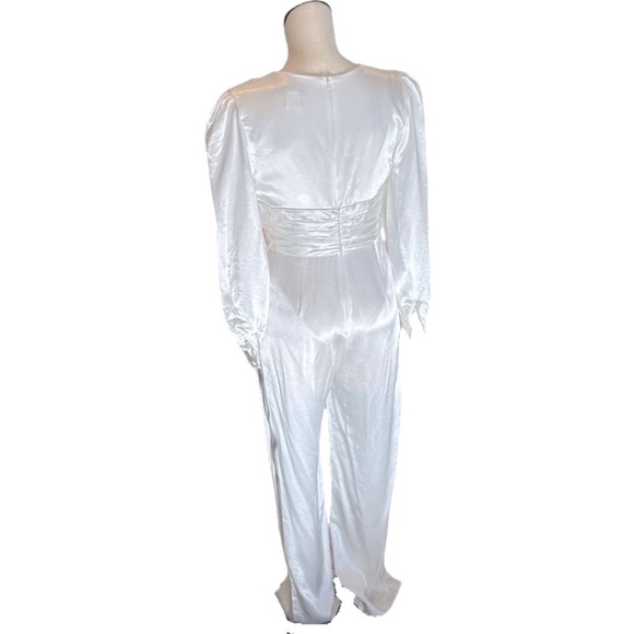 NWT Ieena Mac Duggal White Puff Sleeve Front Twist Deep V Jumpsuit, size 8 - Picture 4 of 11